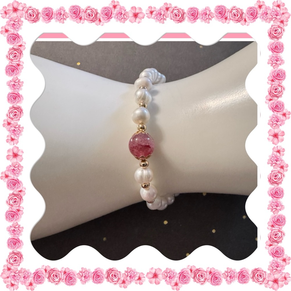💕 White and Gold Pearl Bracelet with Burgundy Accent.